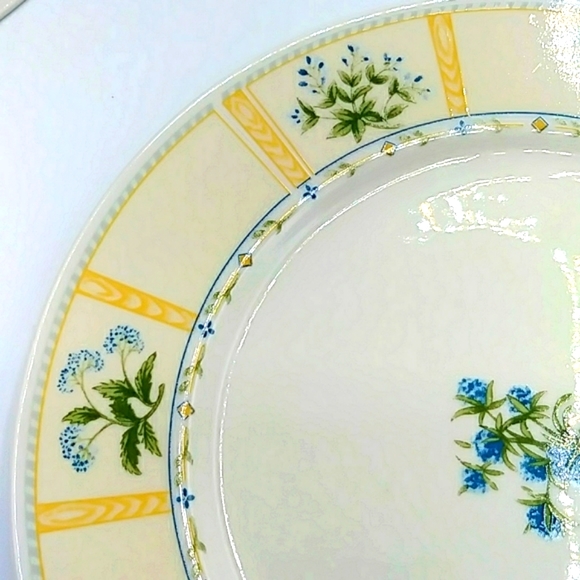 🍭HP! 4 Flowered Bouquet 7.5" plates. Lynns Fine China "Claryssa" - Picture 6 of 7